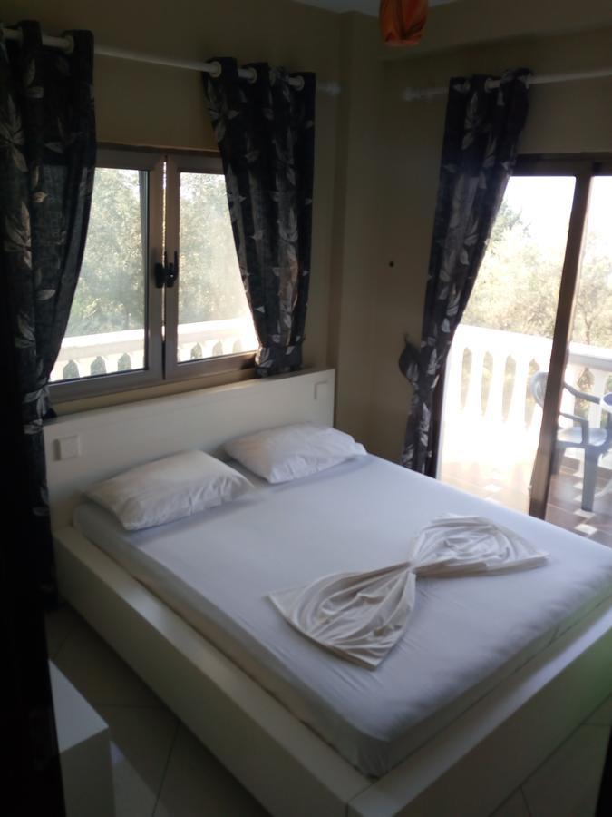 Aris Aparthotel *