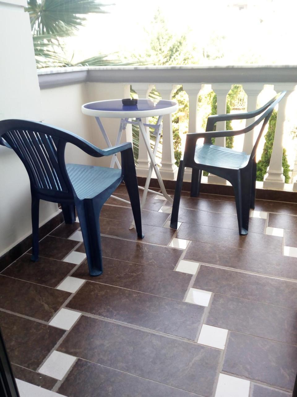 Aris Aparthotel